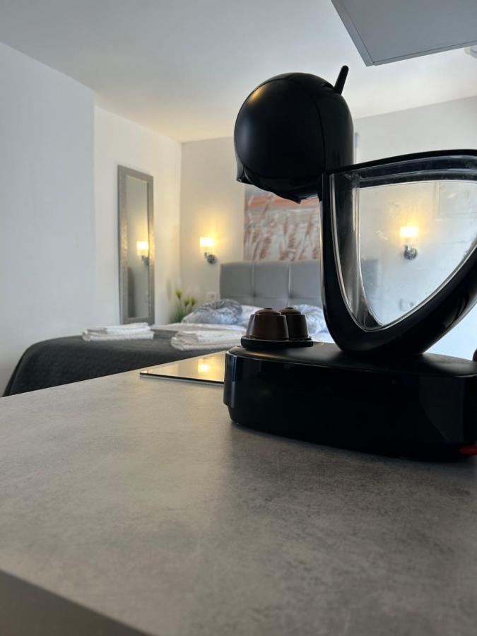 Little Shine Apartment Bol
