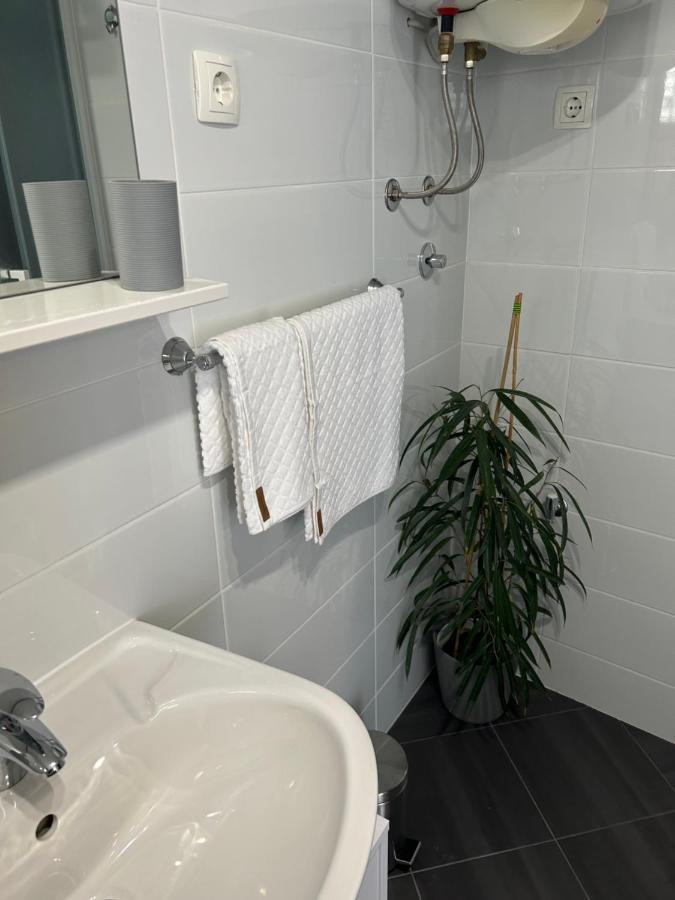 Little Shine Apartment *