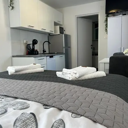 Little Shine Apartment Bol Exterior photo